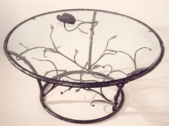 N&eacute;nuphar - 2003 - Table de salon en fer forg&eacute; et plateau en verre tremp&eacute;, n&eacute;nuphar en acier damas